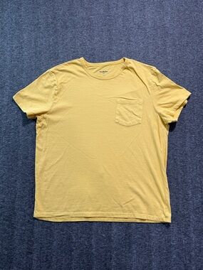 Goodfellow & Co Men’s Soft Yellow Pocket Crew Tee Size XL